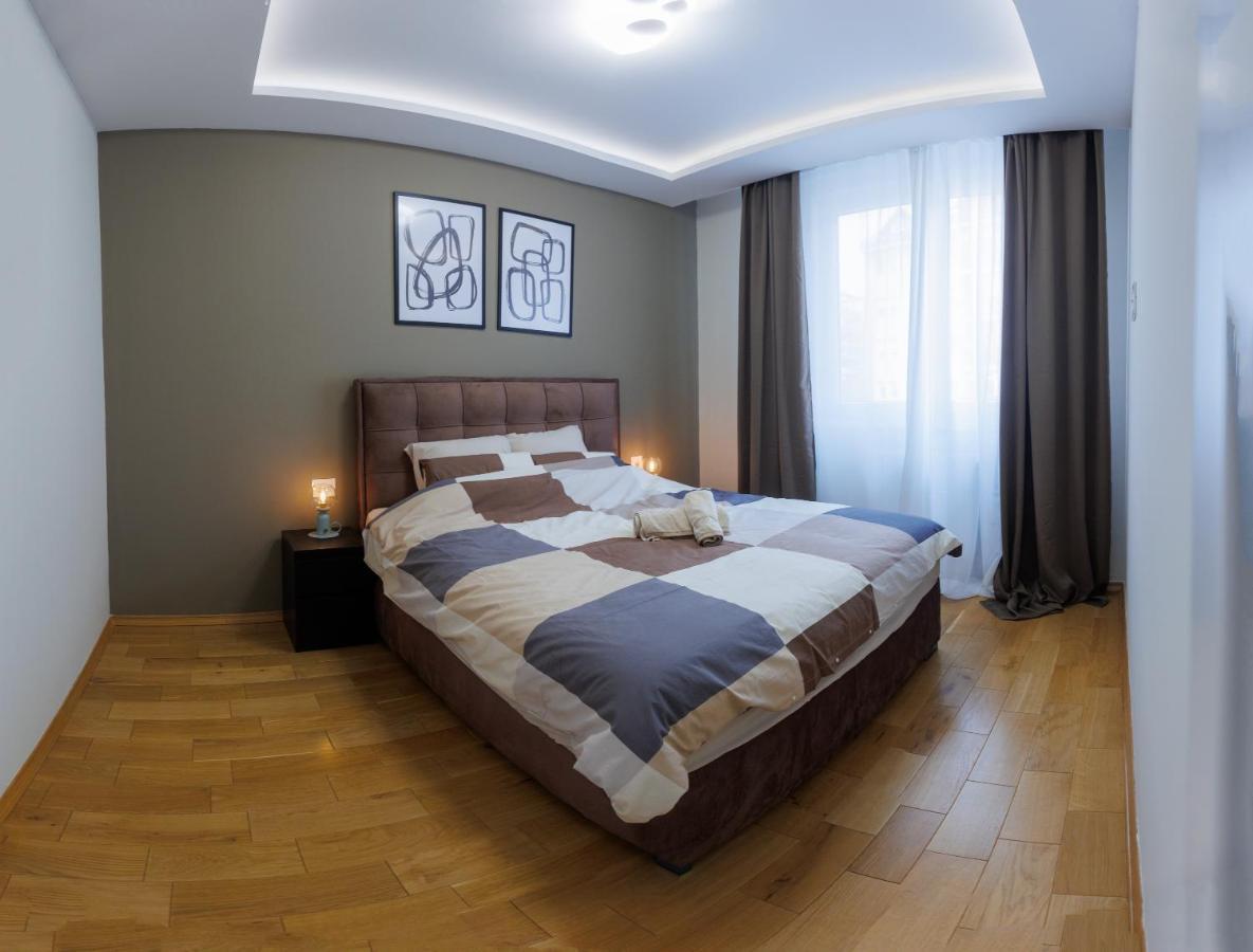 Black & White Apartment ซูโบติกา ภายนอก รูปภาพ