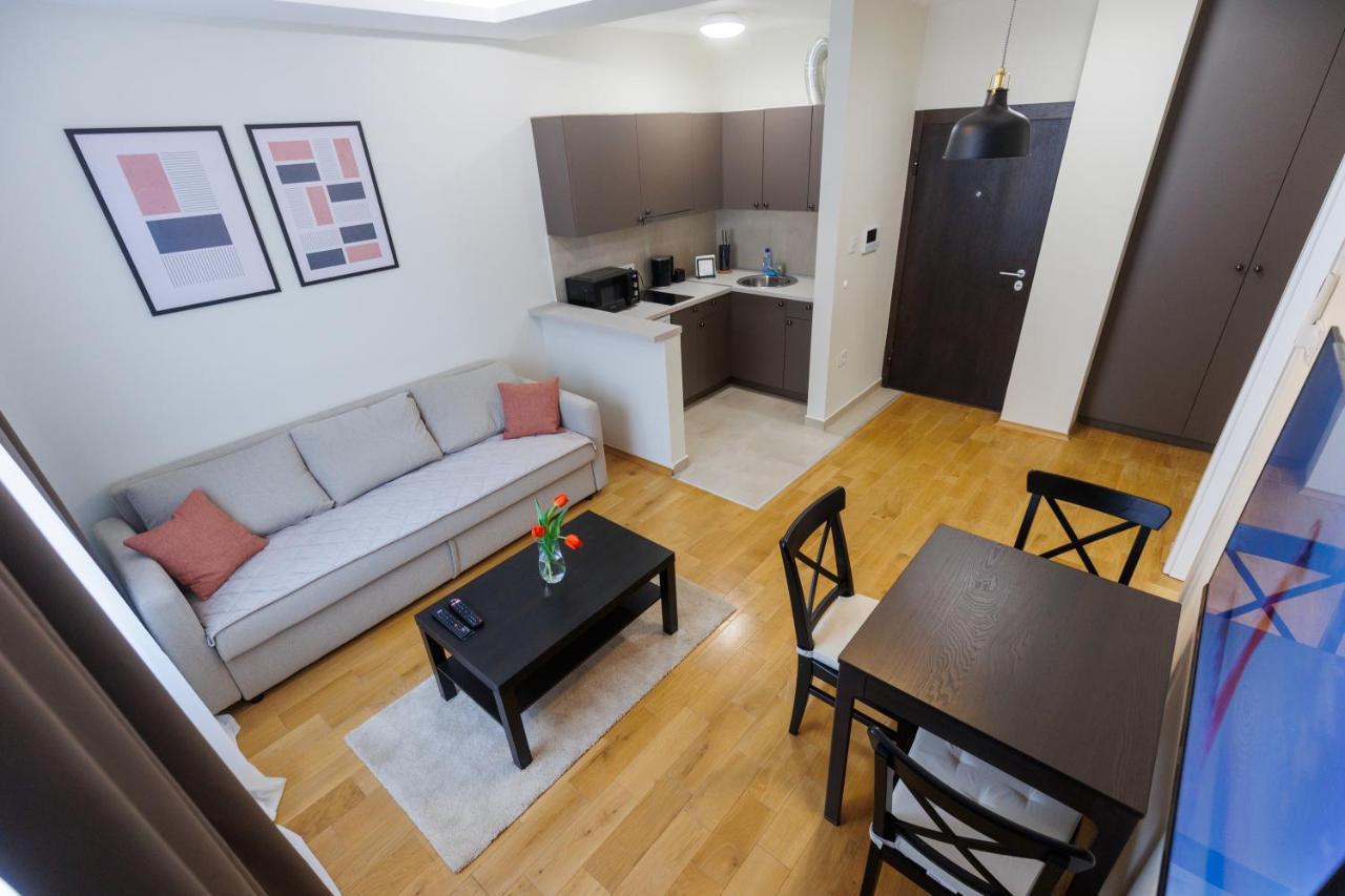 Black & White Apartment ซูโบติกา ภายนอก รูปภาพ
