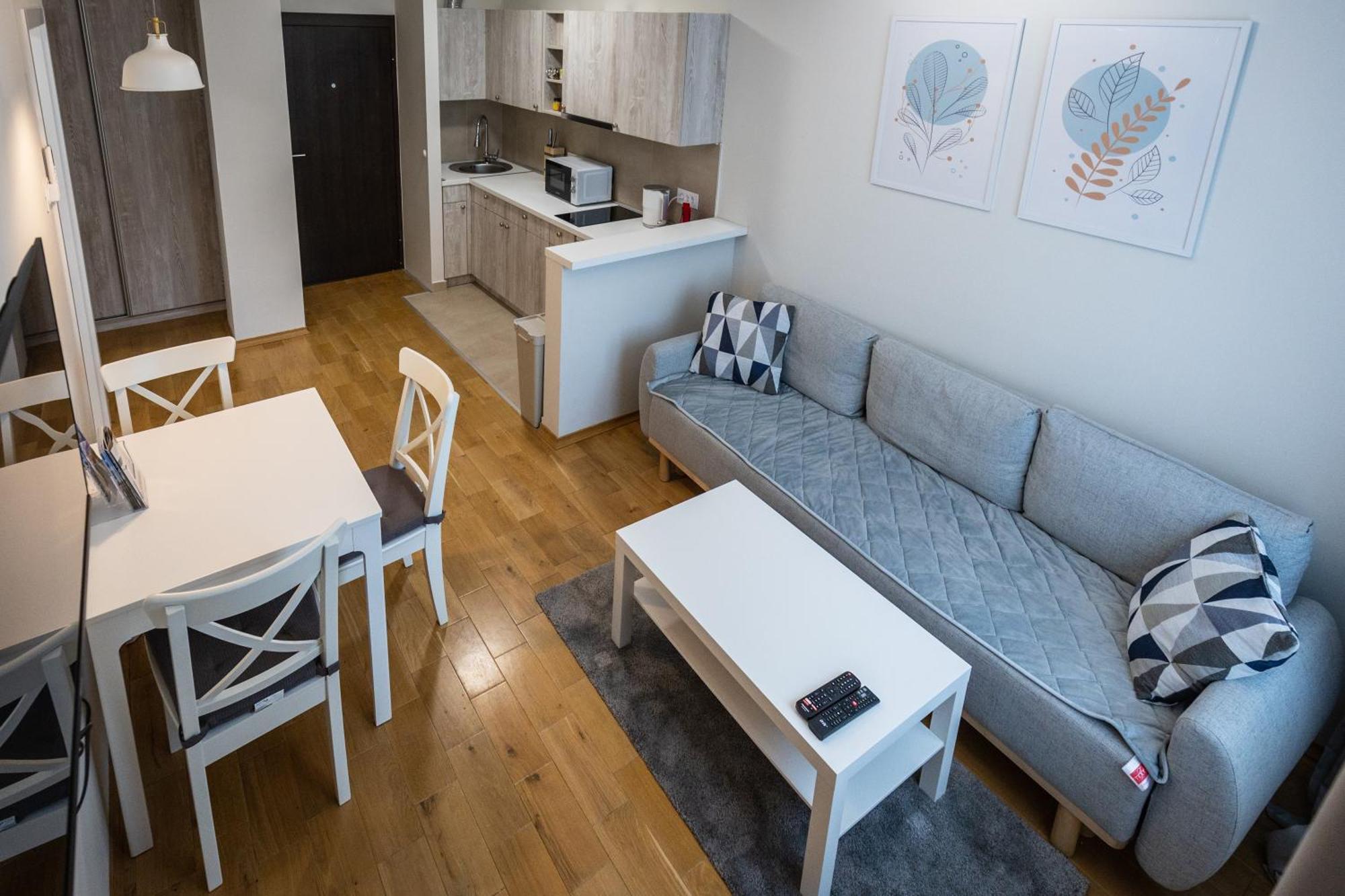 Black & White Apartment ซูโบติกา ภายนอก รูปภาพ